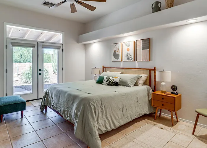 Saguaro Sanctuary: W/ Outdoor Oasis