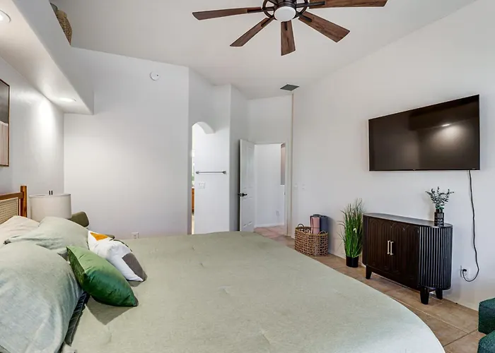 Saguaro Sanctuary: W/ Outdoor Oasis Holiday home